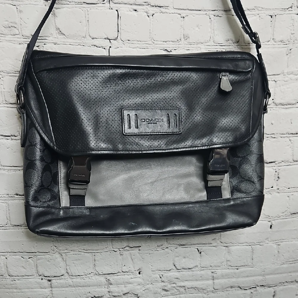 Coach Black/Gray Leather Messenger/sachel Bag